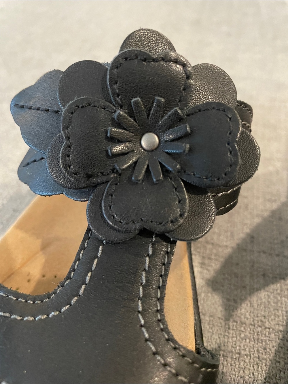 Clarks Black Floral Accent Women's Sandals - Picture 4 of 6